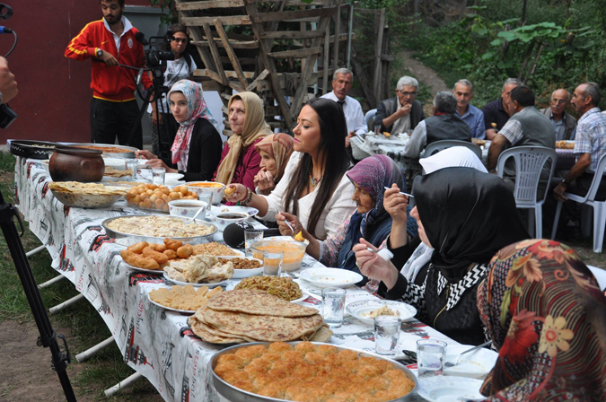 ezgi-sertel-ile-lezzetin-haritasi-programi.jpg